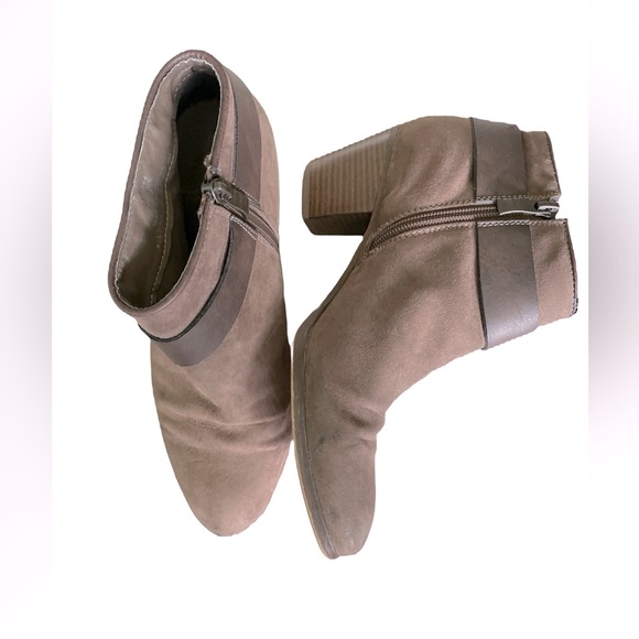 Faux Suede Ankle Booties - Picture 6 of 8